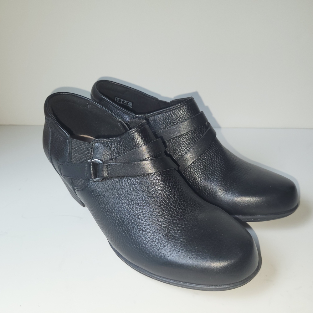 NEW Clarks Black Shootie